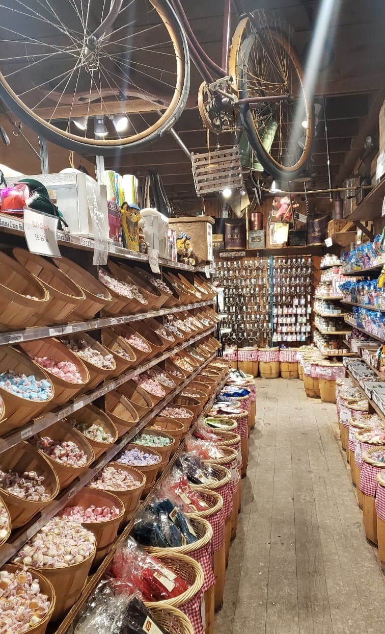 Rau's Country Store