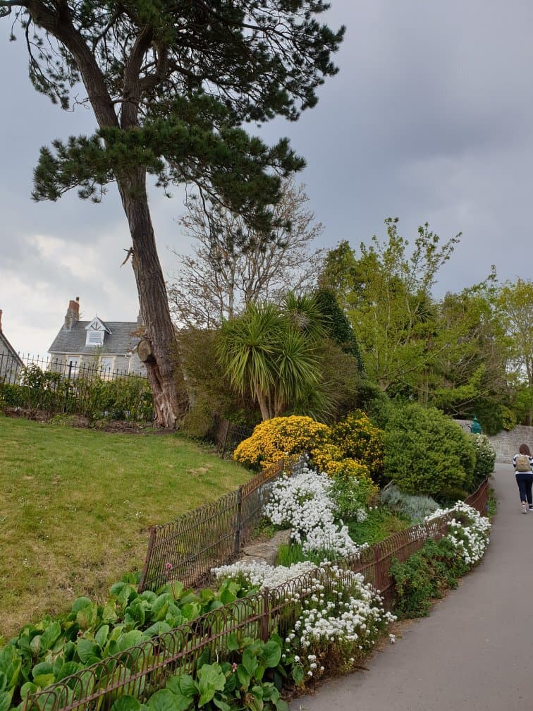 Parc Alexandra Park, Penarth. Photos taken during a visit at the end of April 2021