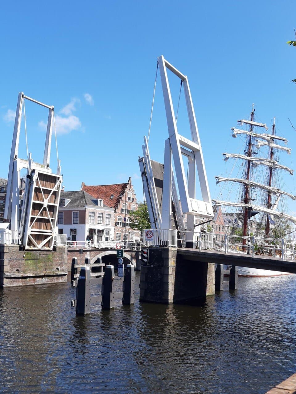 Ophaalbrug open