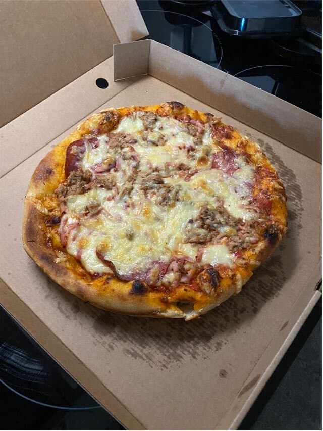 Pannupizza mukaan (takeaway pan pizza)