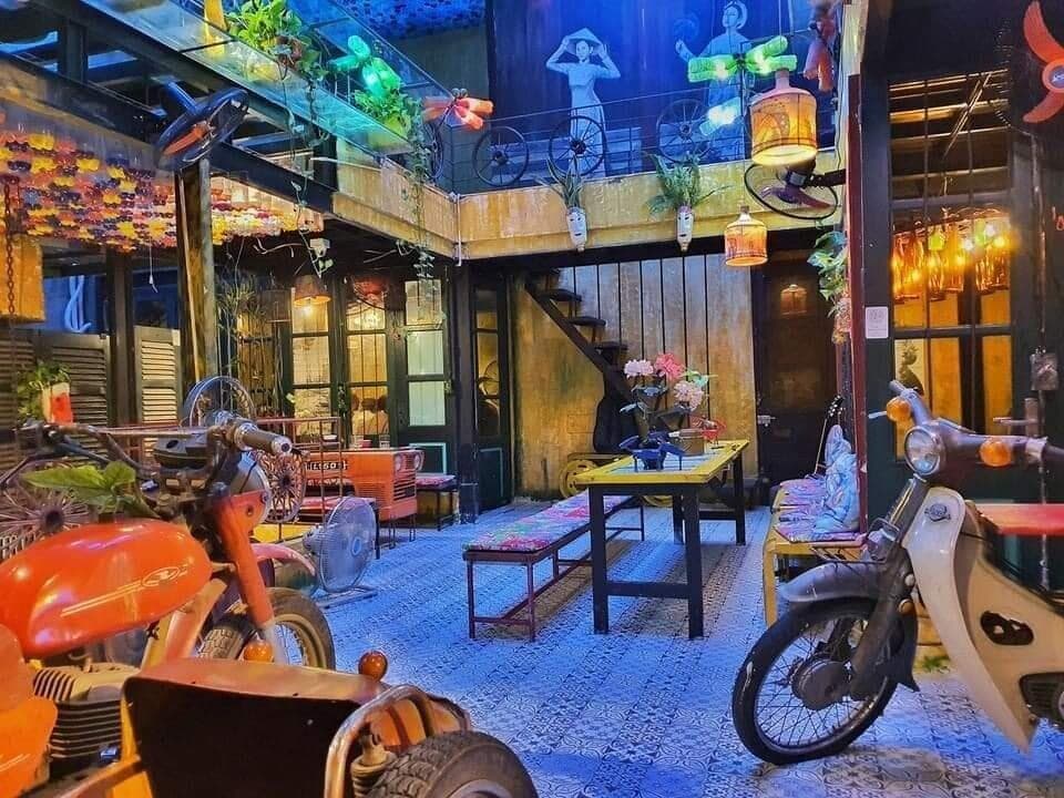 Hidden Gem Cafe the best coco cafe in Hanoi Vietnam, everything is made from recycled materials from decorations to furniture.