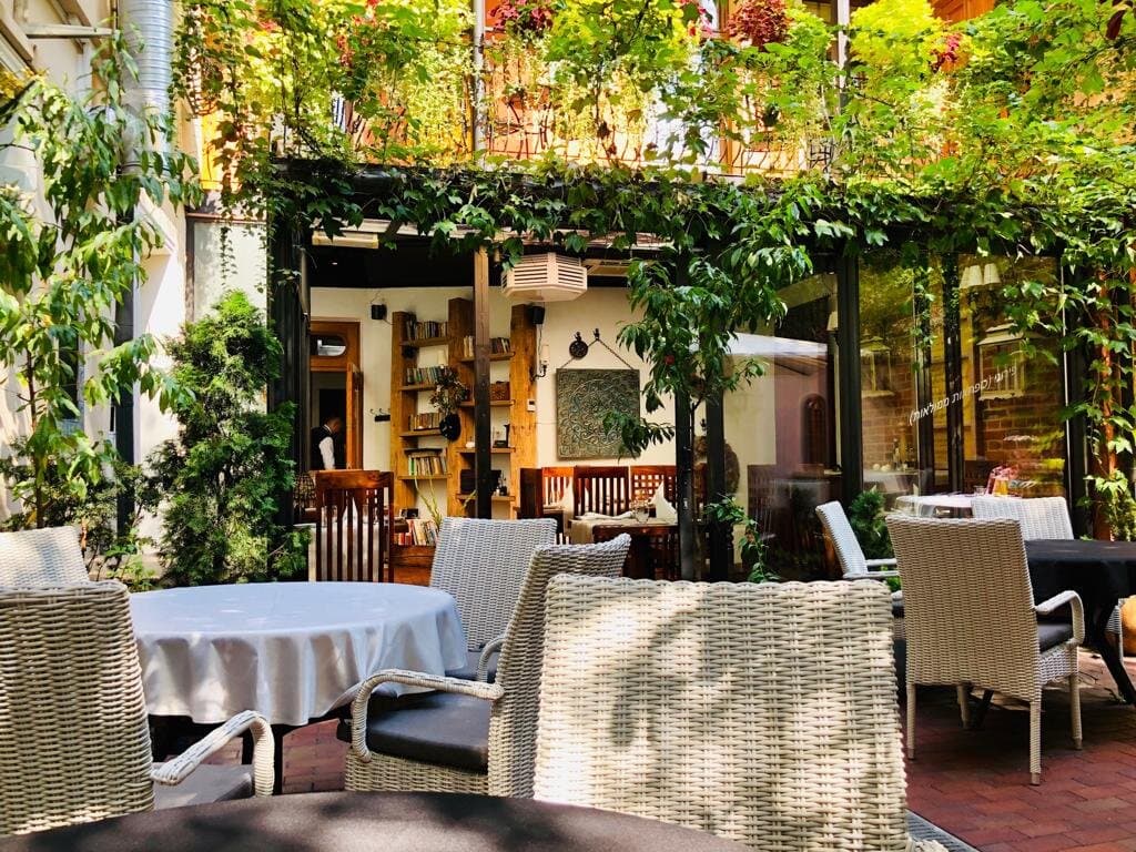 Garden in the Sąsiedzi Restaurant. 