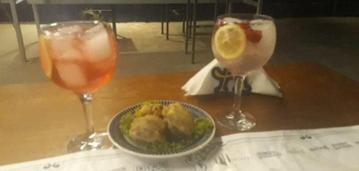 Gintoneria y Restó Antidoto