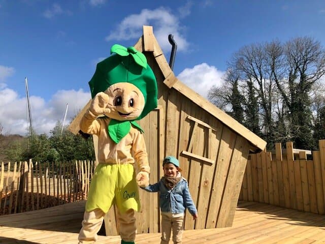 🌱Greeny🌱
 Venez rencontrer la mascotte de l'Aven parc ! 