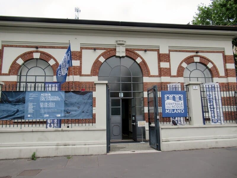 Facciata esterna e ingresso