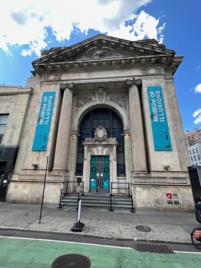 The front of the Museum of Illusions