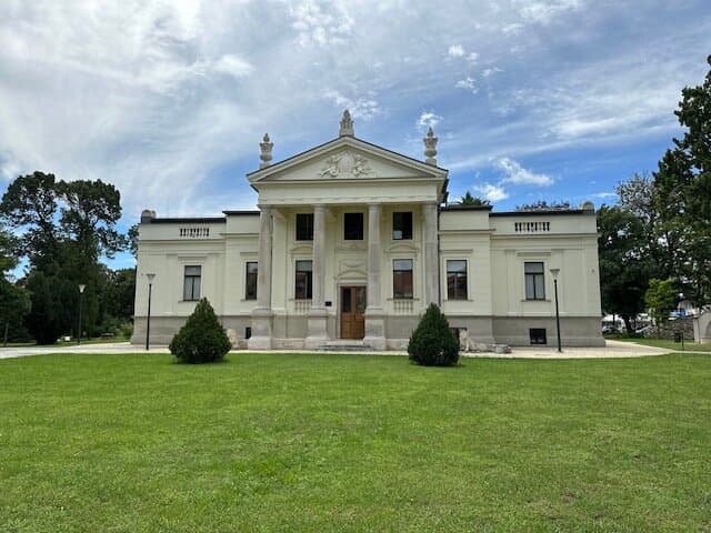 Lenck Villa