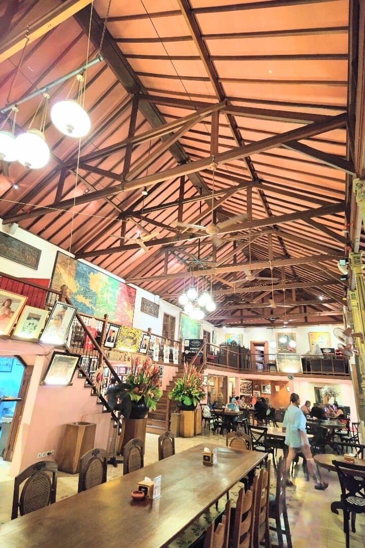 Made's Warung Seminyak