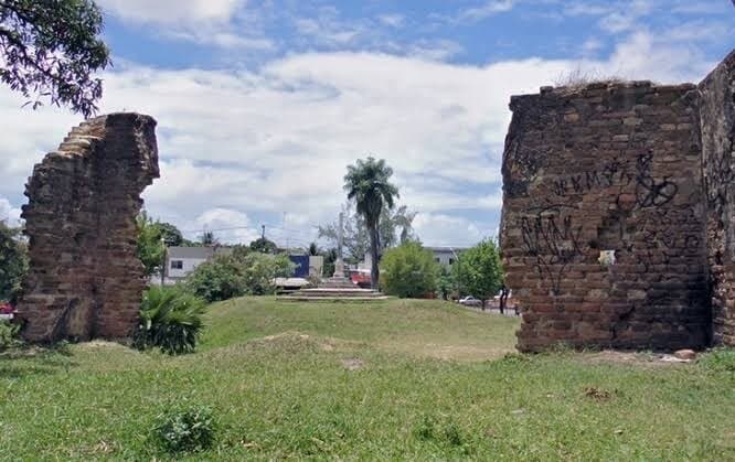 :O forte do Arraial Novo do Bom Jesus teve nove anos de existência, entre a sua construção, em 1645 e o seu abandono, em 1654. O Exército brasileiro considera que este foi o seu primeiro quartel, quando pela primeira vez os luso-brasileiros se uniram em torno de uma causa comum, embora o historiador Mello (1998: 01) chame a atenção para o fato de que estes ainda não possuíam o sentimento de defesa da pátria. Segundo Mello (1975), essa era uma guerra “abrasileirada”.