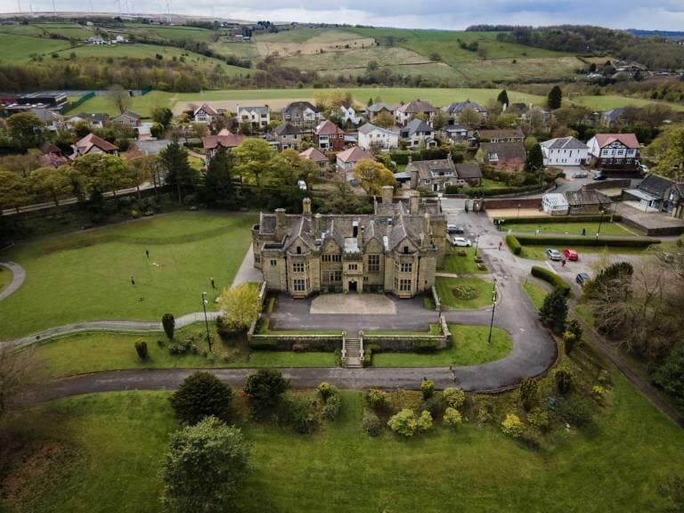 Aerial picture of the gallery 
