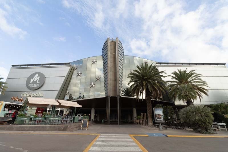 Mendoza Shopping ingreso principal sector este