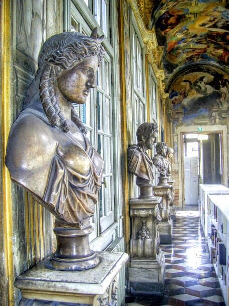 Palazzo Balbi Senarega a Genova, particolare della Galleria del Ratto di Proserpina (mia foto aprile 2016)