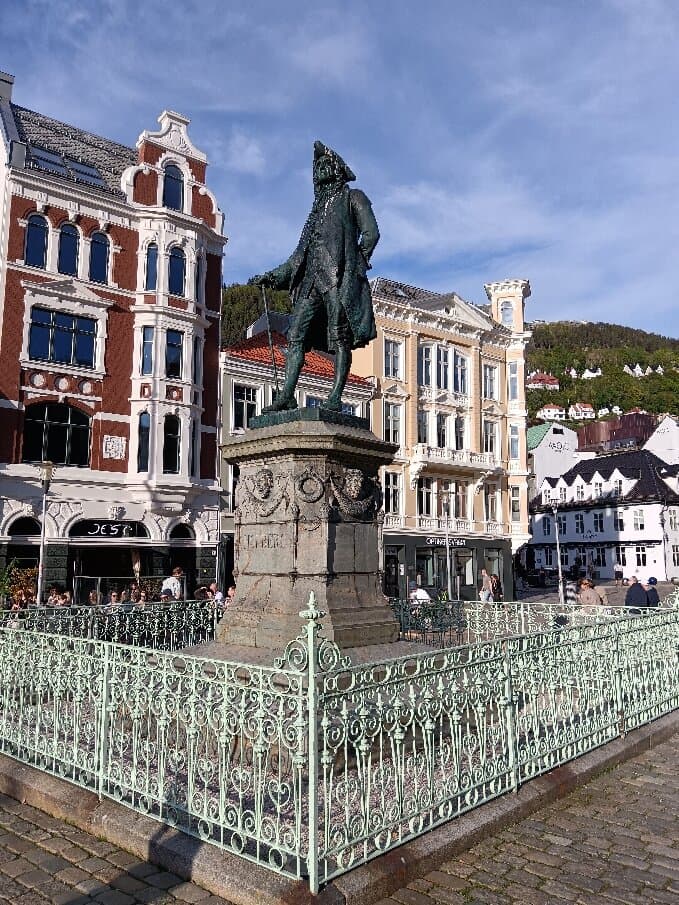 Holberg Statue