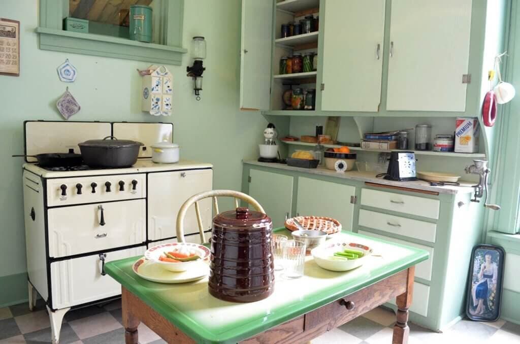 Scolnik House of the Depression Era interior.