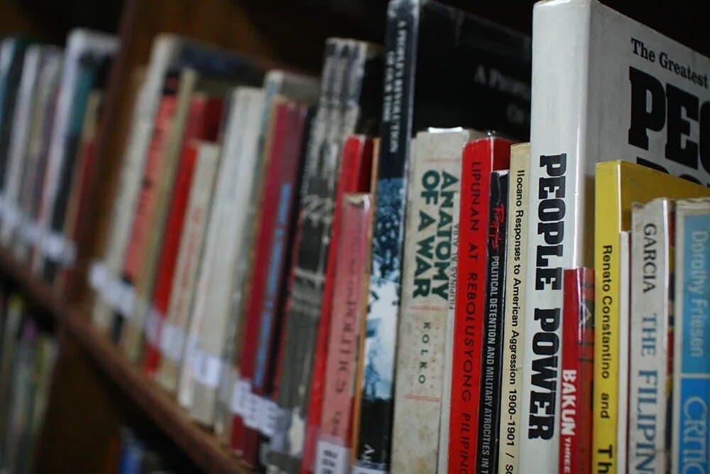 Bantayog ng mga Bayani