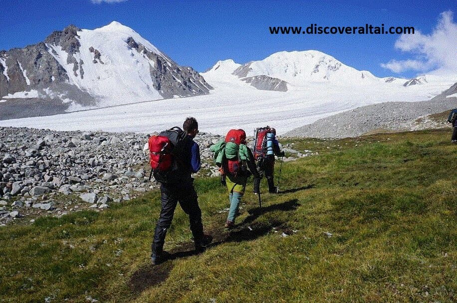 Trek to Malchin Peak