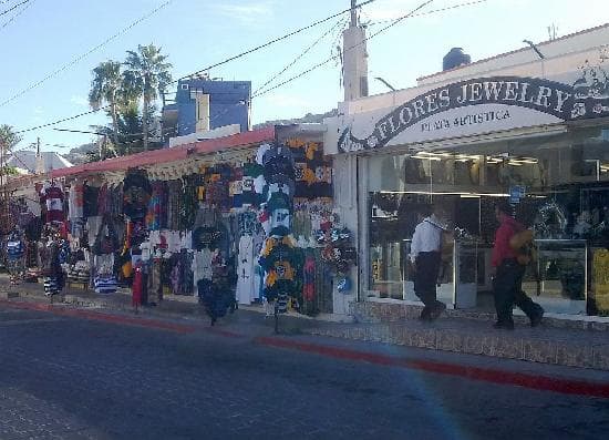 shop for jewellery or other merchandise