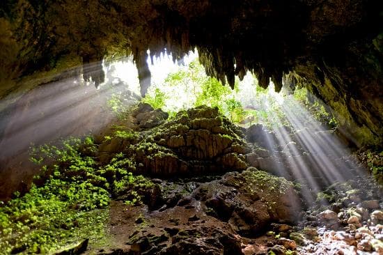 Entrance to the Cavernas from the trail inside.