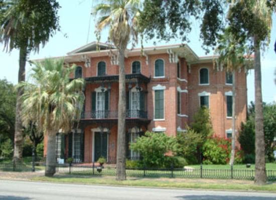 Ashton Villa