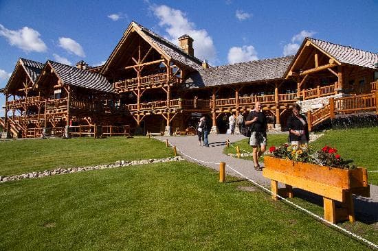 The spectacular Lodge of the Ten Peaks