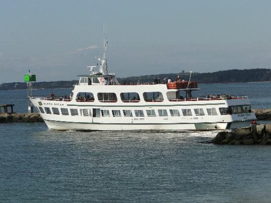 Island Queen in action
