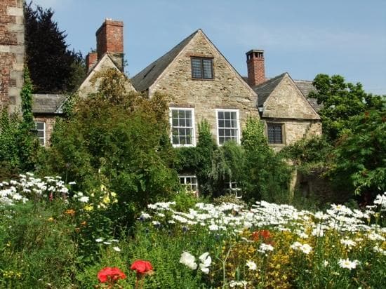 Crook Hall in summer
