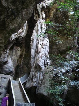 cave
