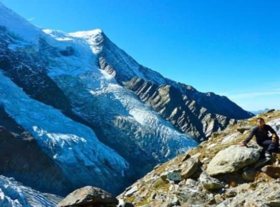 Au sommet de la Jonction, la vue est saisissante sur le Massif du Mont-Blanc.