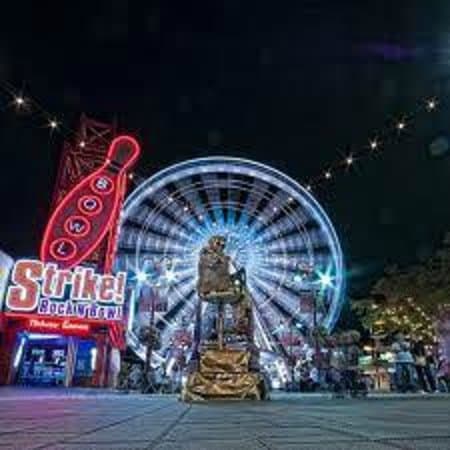 Niagara Skywheel at Night