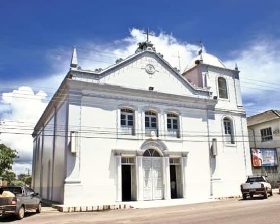 vista de frente da igreja de São José