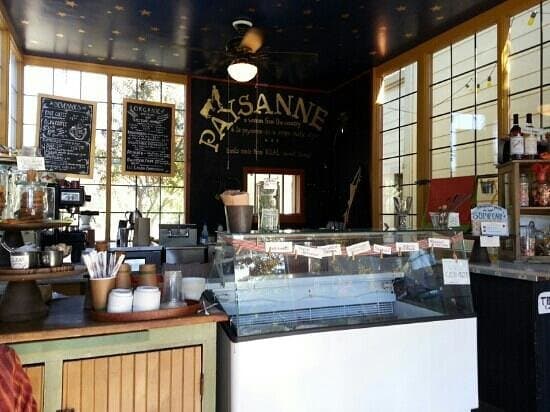 Interior Paysanne cafe