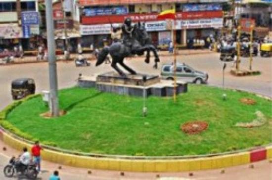 trafic island hubli kittur rani channama ciritle