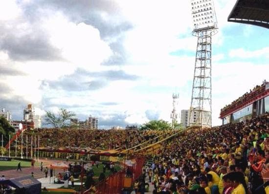 Tribuna sur