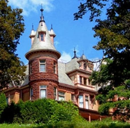 Henderson Castle
