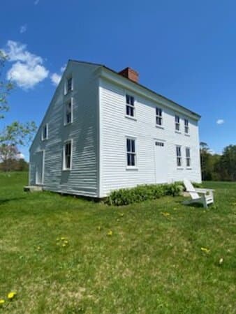 1810 saltbox house.