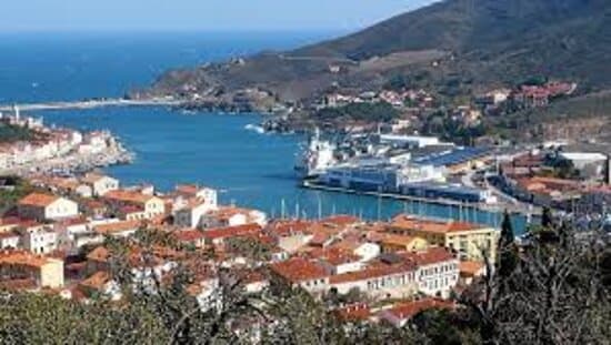 Port de voyageurs en face