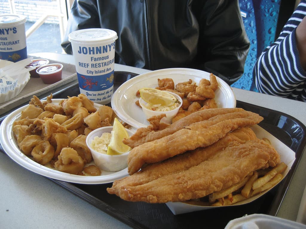 Fillet fish & chips, calamari and shrimp