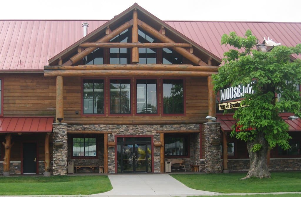 Moosejaw Pizza & Dells Brewing Co.