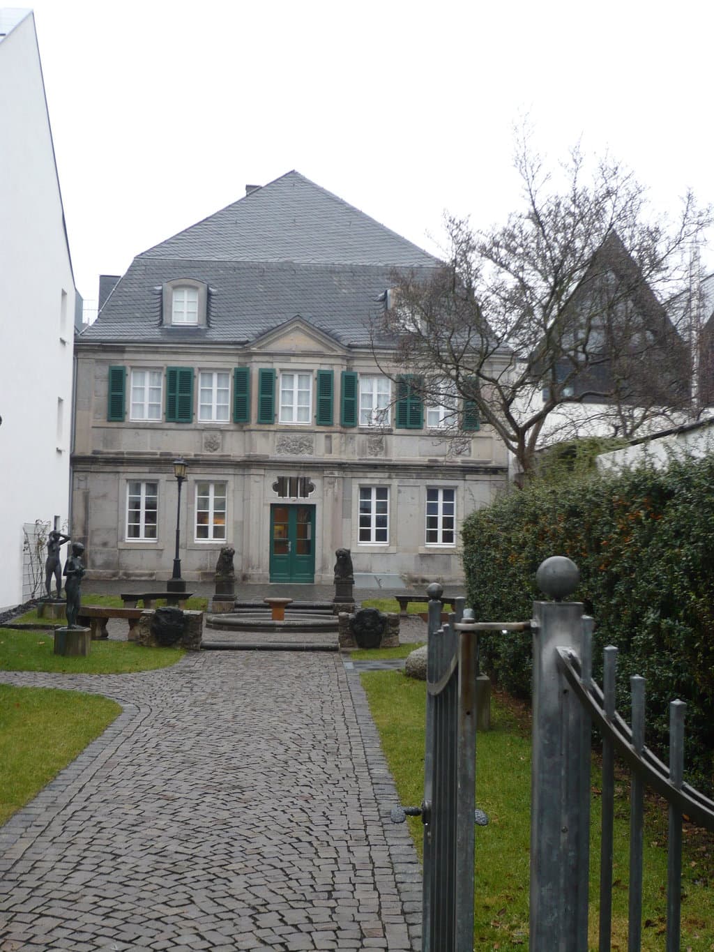 Blick auf den historischen Teil des Siebengebirgsmuseums