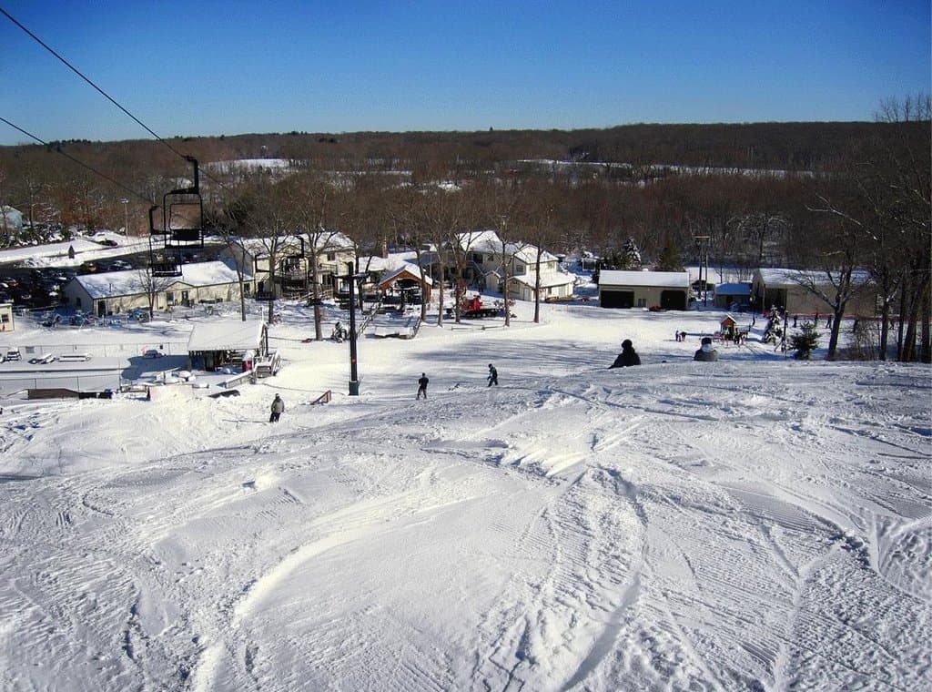 Yawgoo Valley Ski Area and Water Park