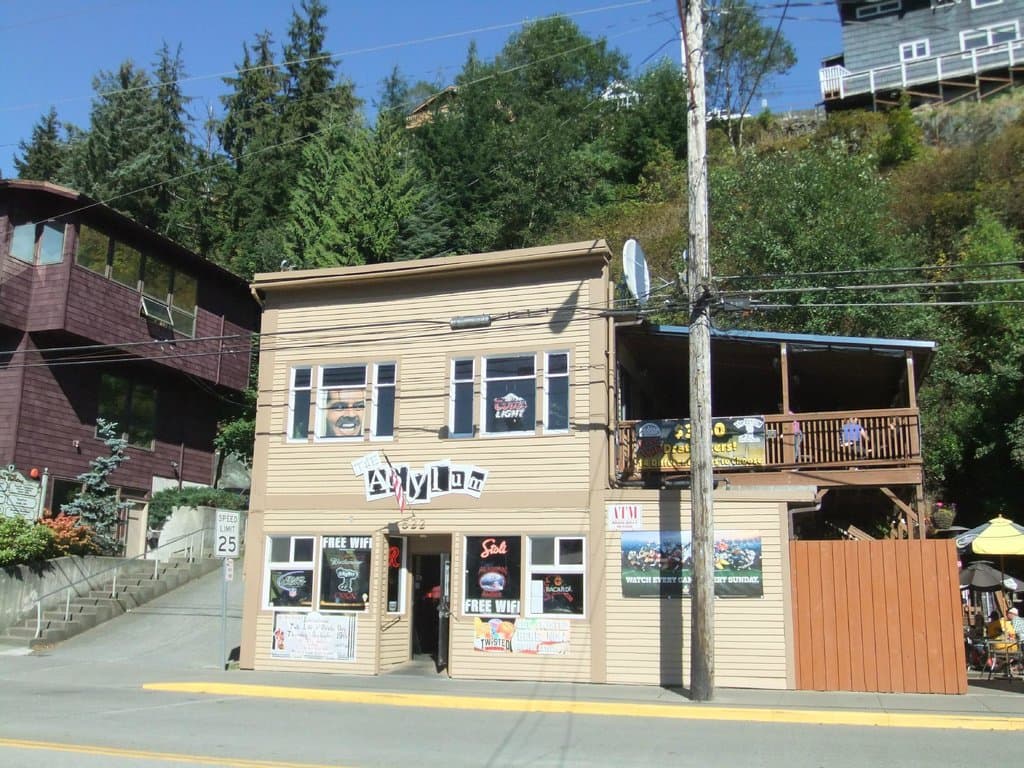 Burger Queen delivers to the Asylum Pub