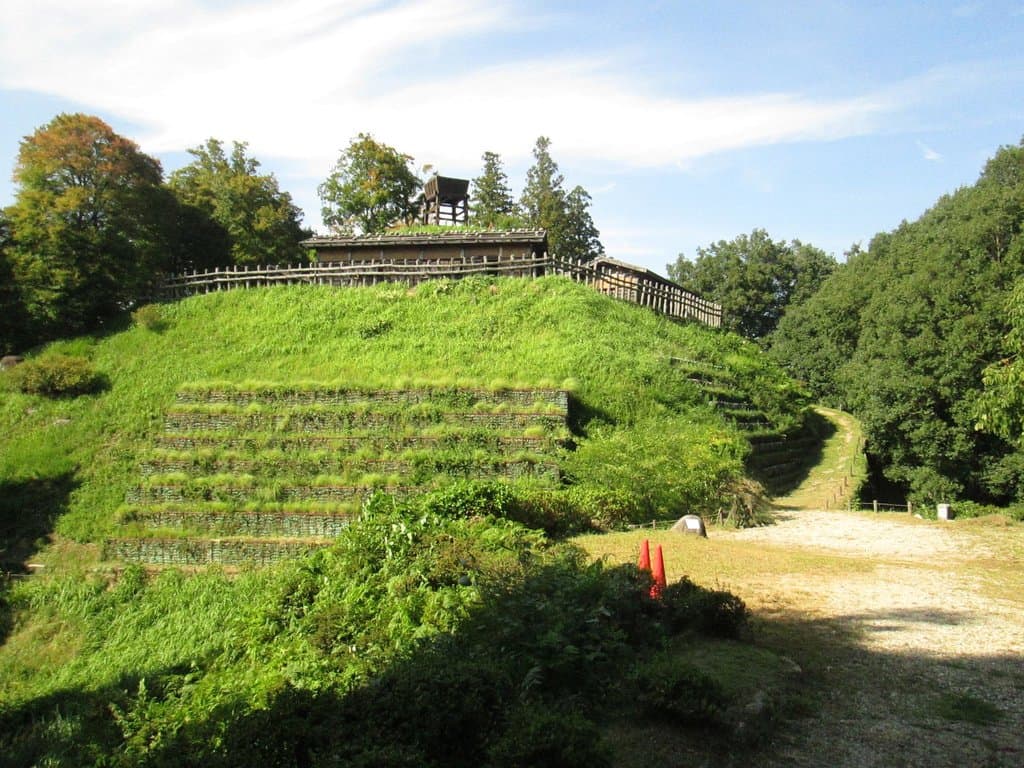 お城の全景