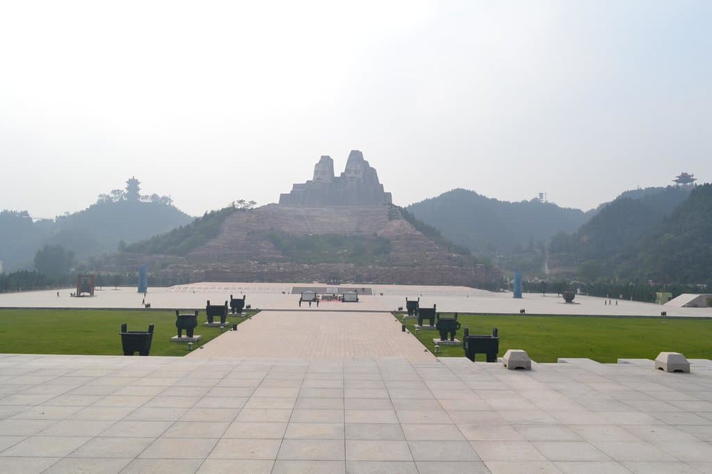vista del monumento a Yangdi e Huangdi