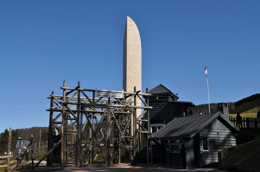 L'entrée de l'ancien camp