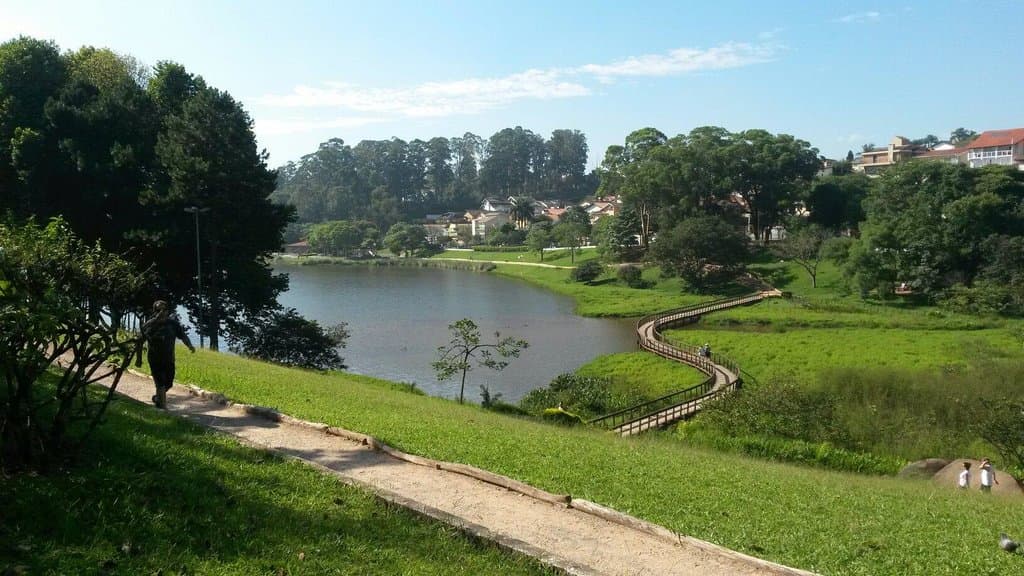 Uma ótima opção para caminhadas , nem parece que estamos ao lado da marginal tiete. Vale a pena.