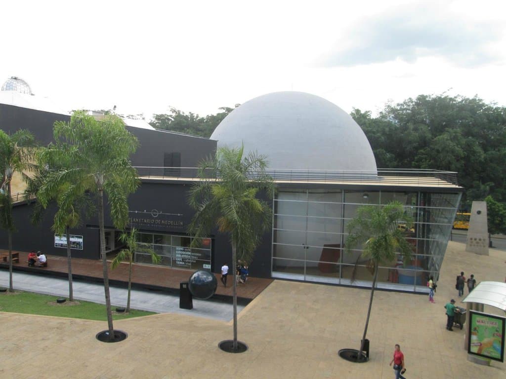 Vista lateral del Planetario