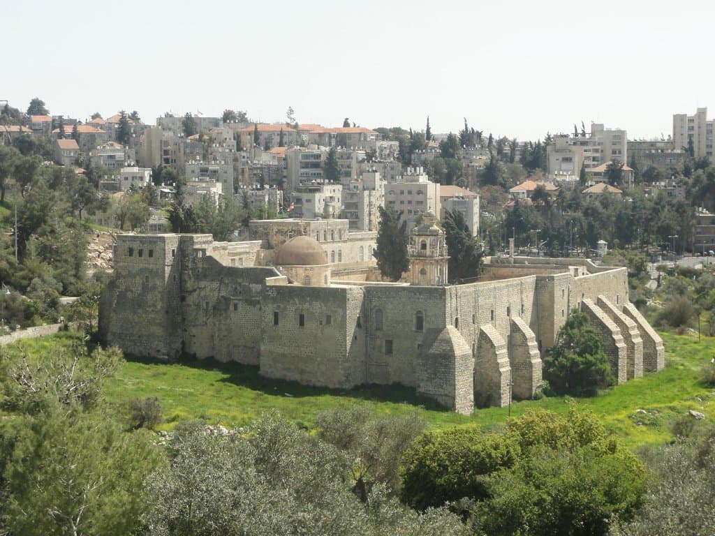 Вид на монастырь