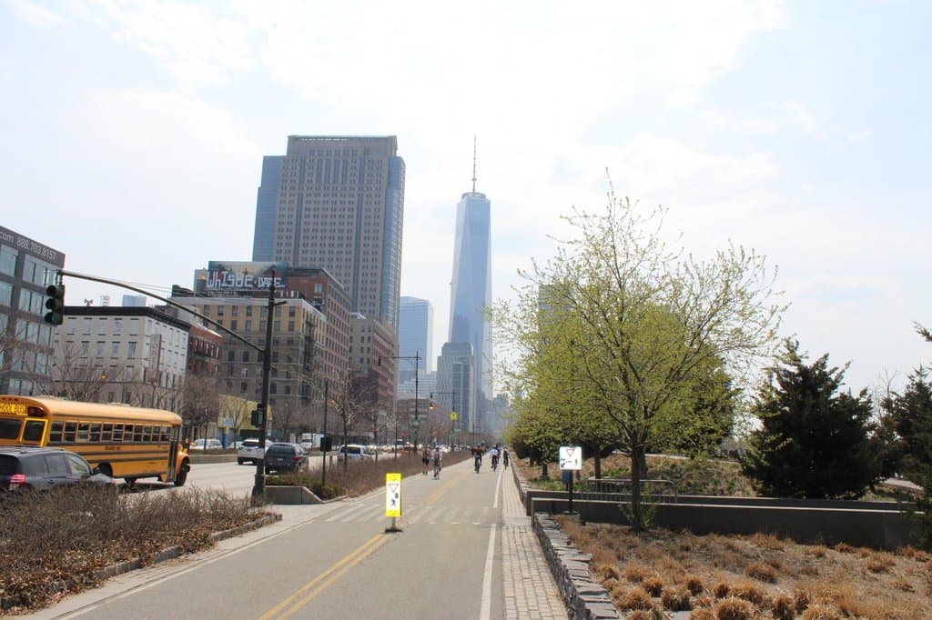 Bike the Manhattan waterfront greenway