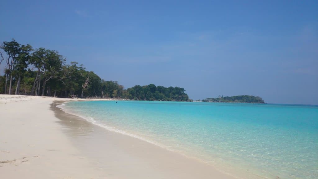 beautiful beach, cinque island