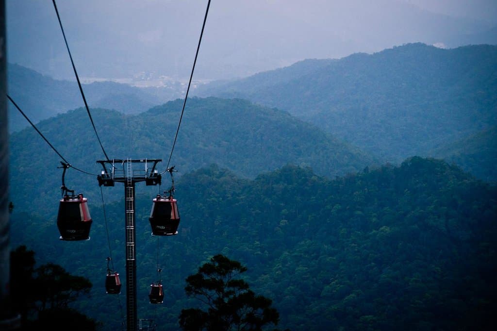 Yen Tu Mountain landscape